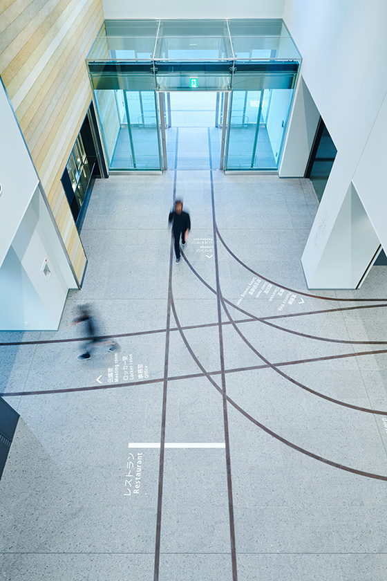 我們在東鐵員工訓練中心打造了一個導視系統,該中心是東鐵株式會社成立,用來發展高階人力資源。